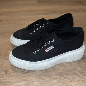 Chunky black supergas